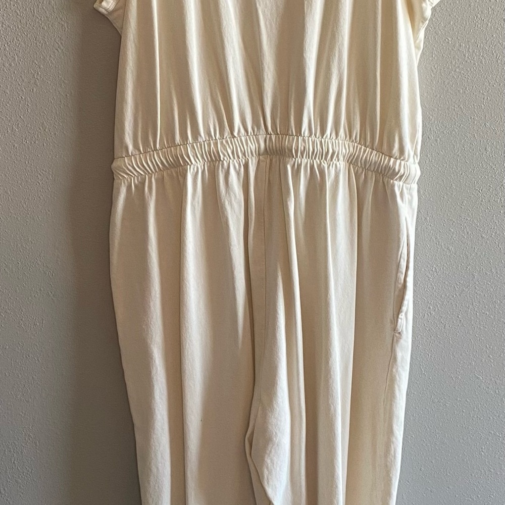 Comfy and cute knit jumpsuit. Jersey material.  Like new.
